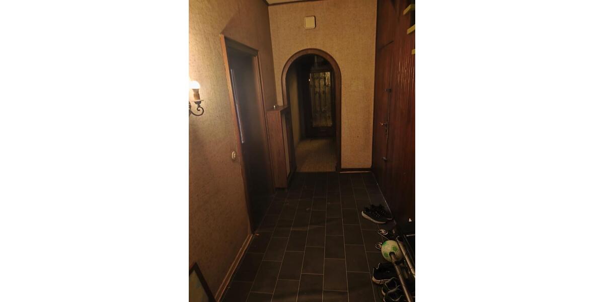 Etagenwohnung Koblenz Bisholder - 8 Zimmer, 130 m&sup2;, 1.800&euro; | Angebot:25379828