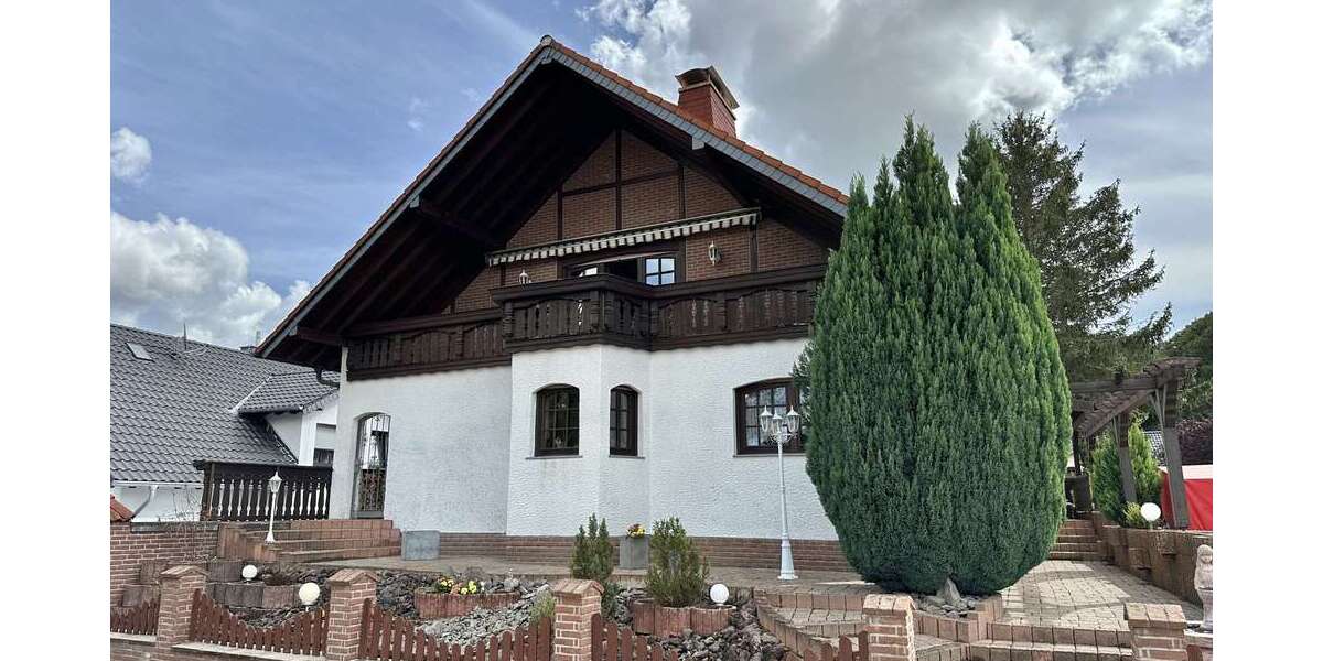 Einfamilienhaus Glees - 8 Zimmer, 283 m&sup2;, 499.000&euro; | Angebot:22615972