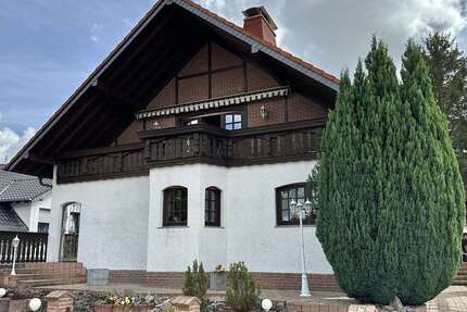 Haus Glees - 8 Zimmer, 283 m&sup2;, 499.000&euro; | Angebot:22615972