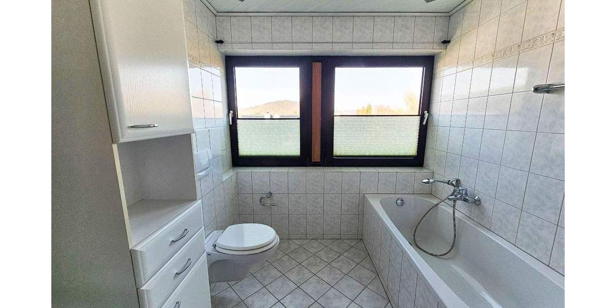 Etagenwohnung Unkel - 2 Zimmer, 73 m&sup2;, 210.000&euro; | Angebot:25709806