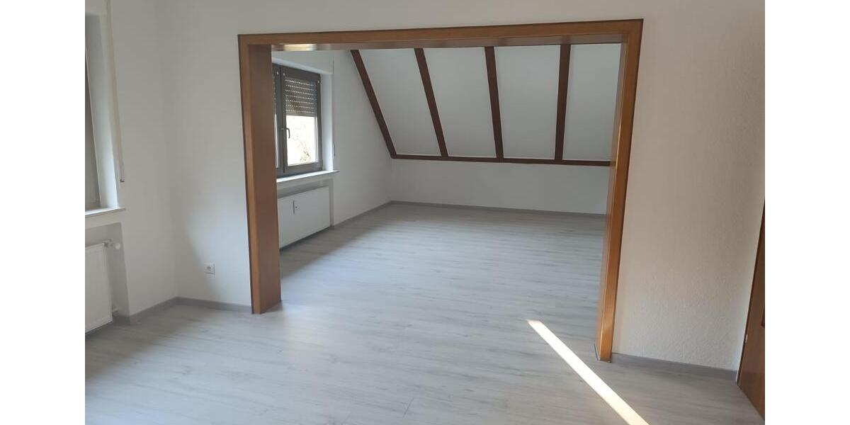 Dachgeschoßwohnung Kleinmaischeid - 4 Zimmer, 103 m&sup2;, 550&euro; | Angebot:25590919
