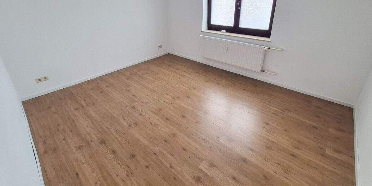 Mehrfamilienhaus, Wohnhaus Asbach-Altenhofen Altenhofen - 7 Zimmer, 179 m&sup2;, 195.000&euro; | Angebot:25738159