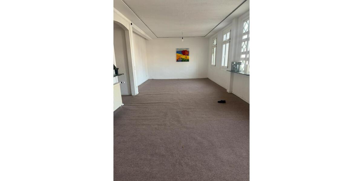 Etagenwohnung Dahlheim - 7 Zimmer, 180 m&sup2;, 700&euro; | Angebot:25870790