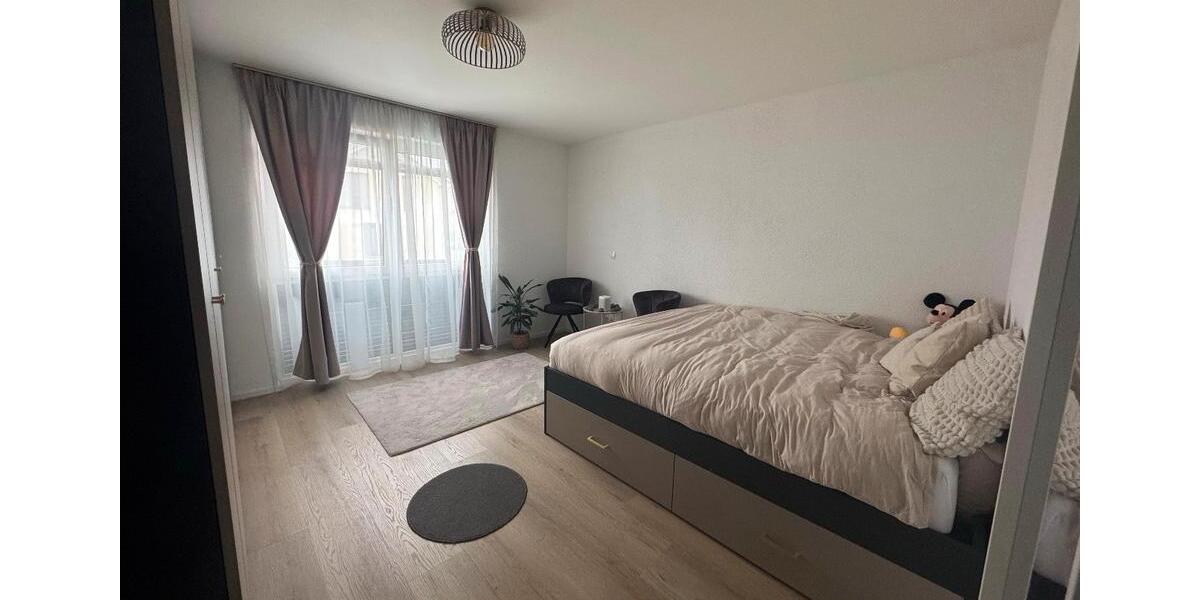 Dachgeschoßwohnung Schalkenbach - 4 Zimmer, 125 m&sup2;, 1.300&euro; | Angebot:26023341