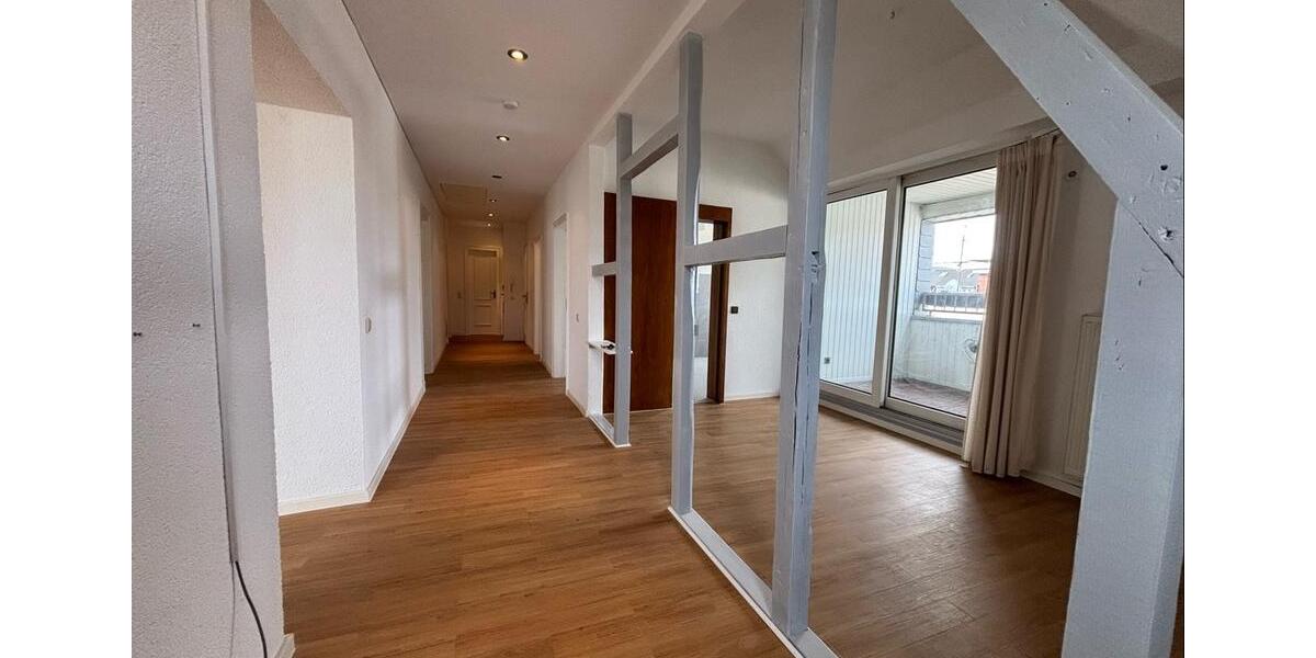 Dachgeschoßwohnung Bad Neuenahr-Ahrweiler Ahrweiler - 3 Zimmer, 126 m&sup2;, 980&euro; | Angebot:24474656