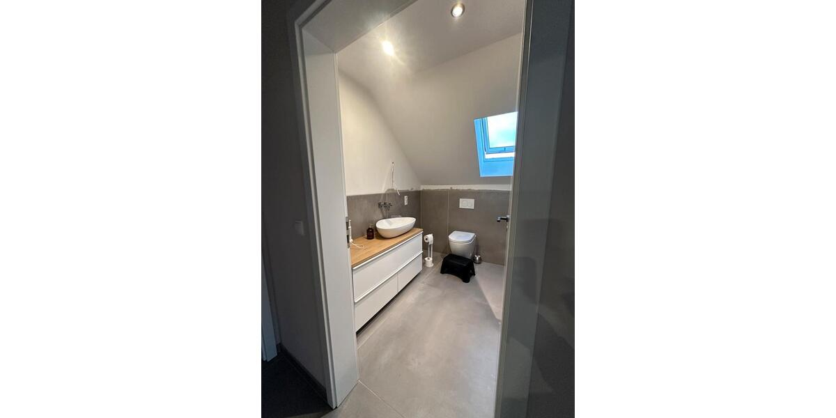 Dachgeschoßwohnung Urmitz - 3 Zimmer, 65 m&sup2;, 250.000&euro; | Angebot:25087116