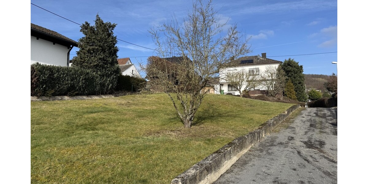 Zwei-Parteienhaus mit Baugrund - Zweifamilienhaus Niederzissen | Angebot:25145612