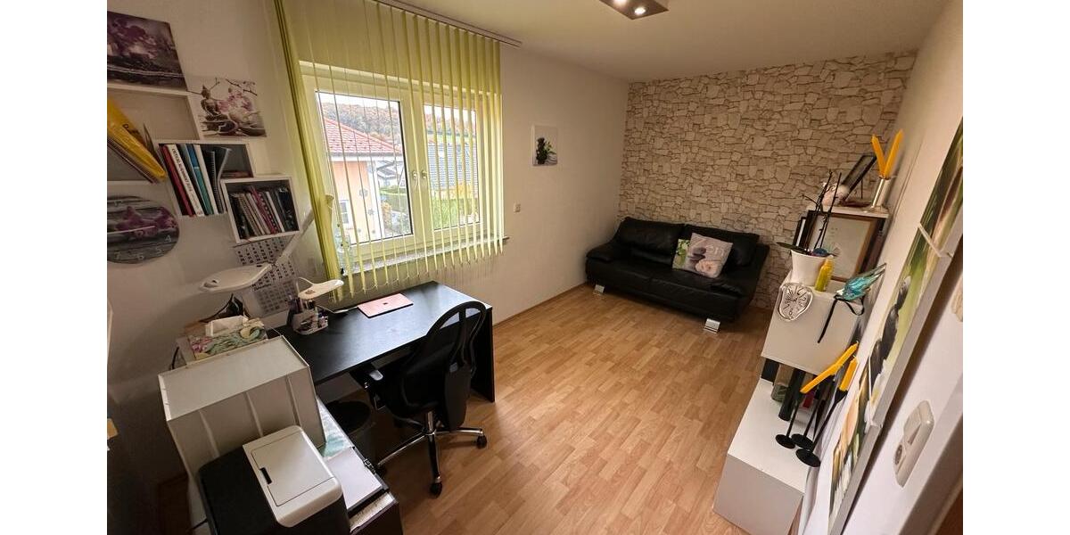 Einfamilienhaus Montabaur - 9 Zimmer, 266 m&sup2;, 610.000&euro; | Angebot:23220345