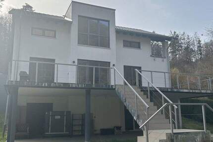 Haus Dattenberg Brochenbach - 7 Zimmer, 225 m&sup2;, 1.900&euro; | Angebot:25835493