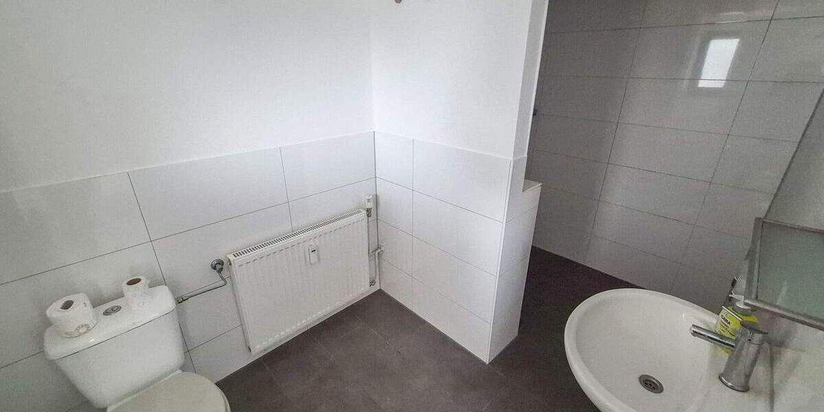 Mehrfamilienhaus, Wohnhaus Asbach-Altenhofen Altenhofen - 7 Zimmer, 179 m&sup2;, 195.000&euro; | Angebot:25738159