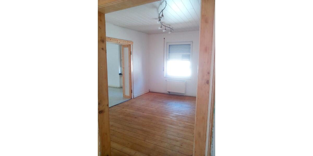 Etagenwohnung Dierdorf - 3 Zimmer, 100 m&sup2;, 550&euro; | Angebot:26030657