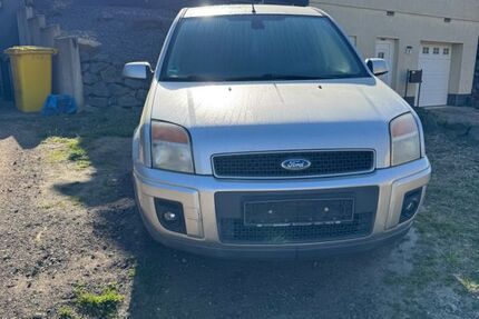 Ford Fusion 151.000 km 1.150 &euro; Waldorf 53498