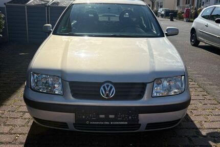 VW Bora 124.000 km 2.600 &euro; Bad-Breisig 53498