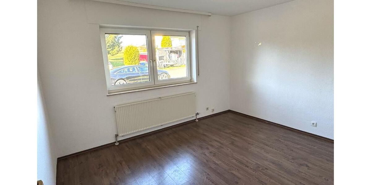 Erdgeschoßwohnung Kleinmaischeid - 3 Zimmer, 90 m&sup2;, 720&euro; | Angebot:25881802