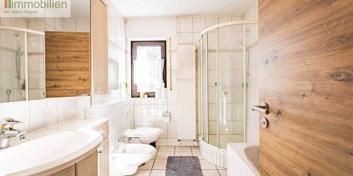 Einfamilienhaus Breitscheid - 9 Zimmer, 200 m&sup2;, 449.000&euro; | Angebot:25744964