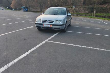 VW Bora 128.500 km 3.450 &euro; Boppard 56154