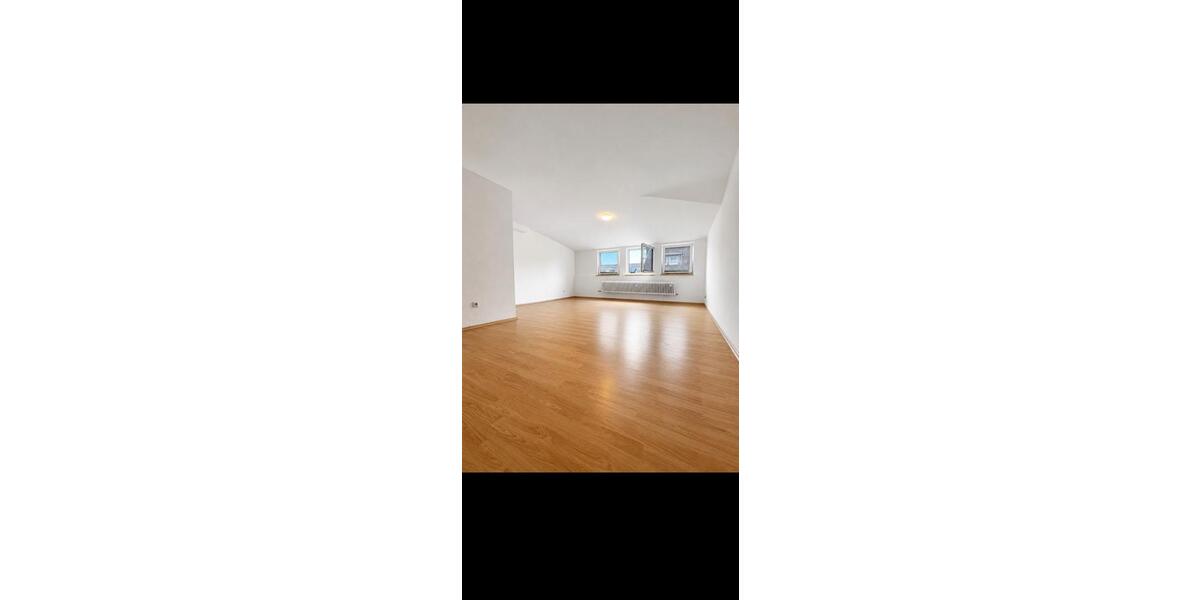 Dachgeschoßwohnung Neuwied - 6 Zimmer, 150 m&sup2;, 1.300&euro; | Angebot:26662816