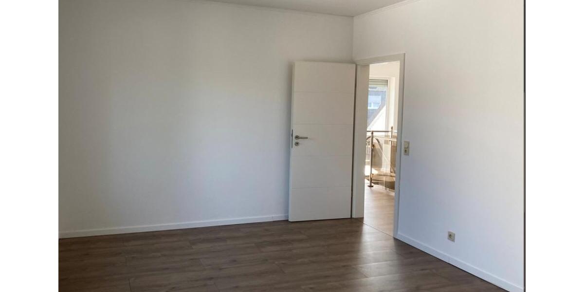 Einfamilienhaus Koblenz Bubenheim - 11 Zimmer, 392 m&sup2;, 1.179.000&euro; | Angebot:25756939
