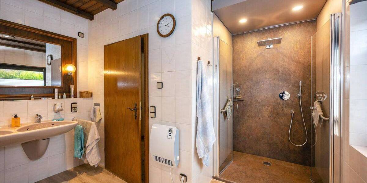 Einfamilienhaus Kadenbach - 5 Zimmer, 152 m&sup2;, 549.000&euro; | Angebot:25821885