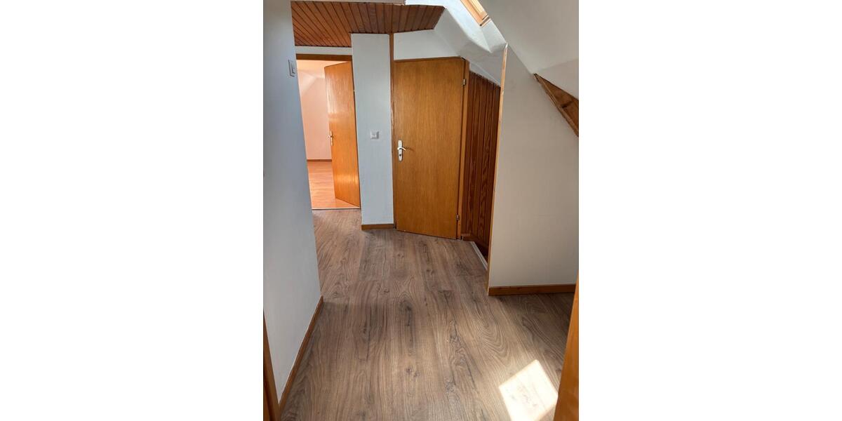 Etagenwohnung Boppard - 8 Zimmer, 250 m&sup2;, 400&euro; | Angebot:25872299