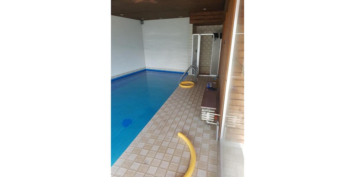 Einfamilienhaus Brey - 8 Zimmer, 300 m&sup2;, 190.000&euro; | Angebot:27093595