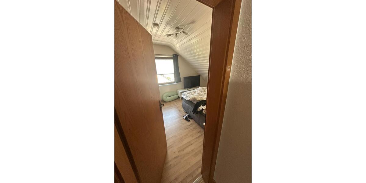 Dachgeschoßwohnung Remagen - 3 Zimmer, 70 m&sup2;, 900&euro; | Angebot:25899507