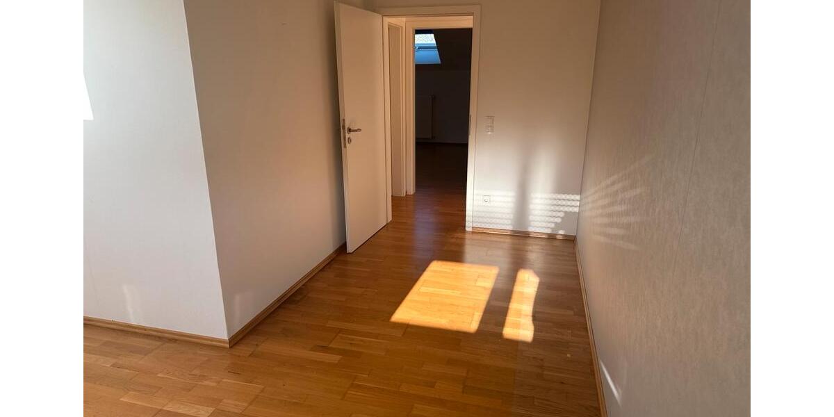 Dachgeschoßwohnung Koblenz Bubenheim - 3 Zimmer, 160 m&sup2;, 1.200&euro; | Angebot:24749747