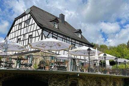 Haus Roes - 1.250.000&euro; | Angebot:25731082