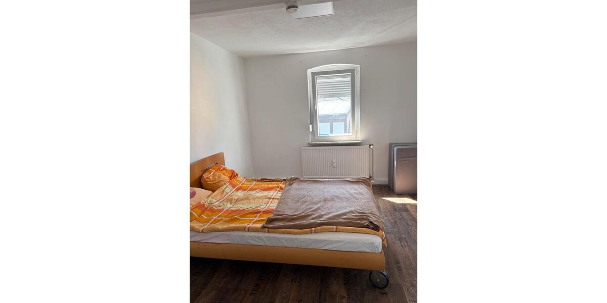 Dachgeschoßwohnung Nickenich - 2 Zimmer, 45 m&sup2;, 30&euro; | Angebot:25906880