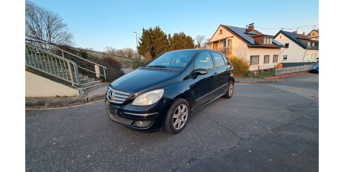 Mercedes-Benz B 200 106.419 km 1.900 &euro; Neuwied 56566