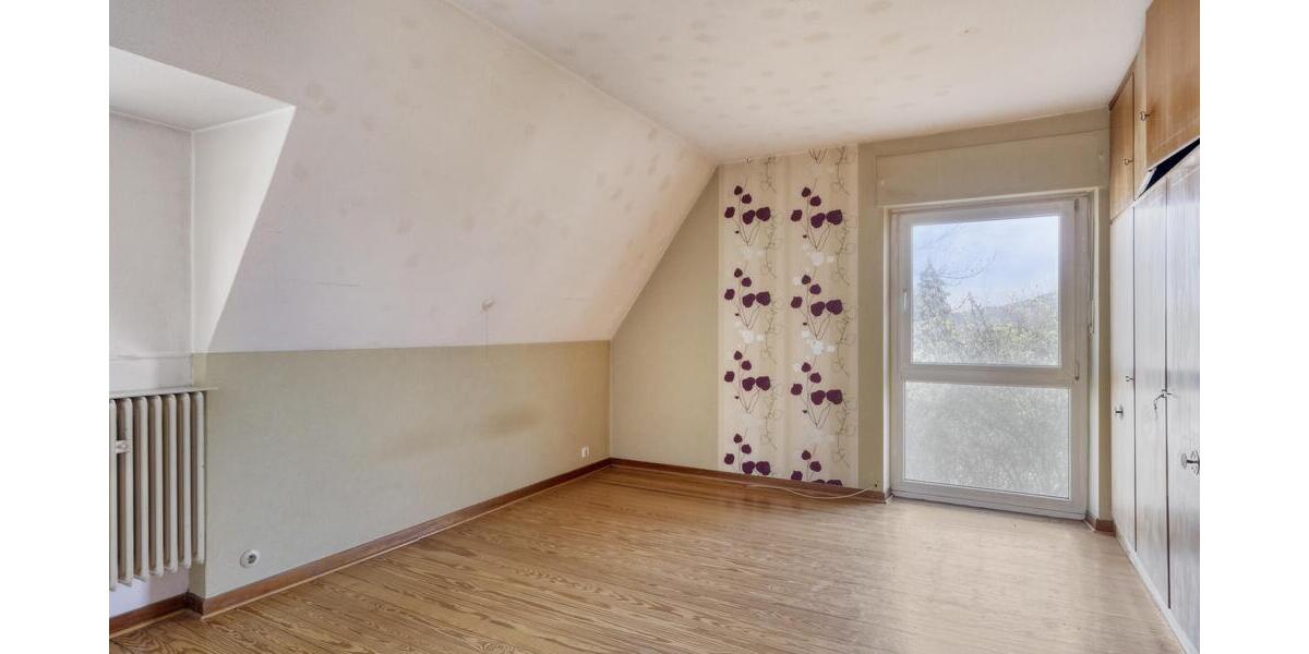 Solides Haus mit großem Garten in Aussichtslage ! - Einfamilienhaus Staudt | Angebot:25942745