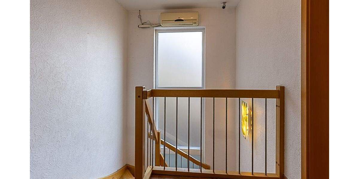 Einfamilienhaus Bad Neuenahr-Ahrweiler Lohrsdorf - 7 Zimmer, 185 m&sup2;, 595.000&euro; | Angebot:25739721