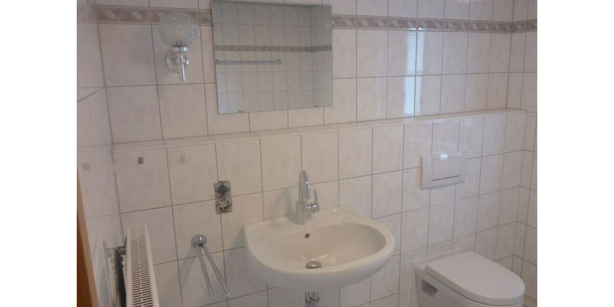 Renovierte & Energetisch modernisierte , helle & freundliche 2-Zimmer-EG-Wohnung zentral in Raubach zu vermieten! - 2- Raubach | Angebot:24576305