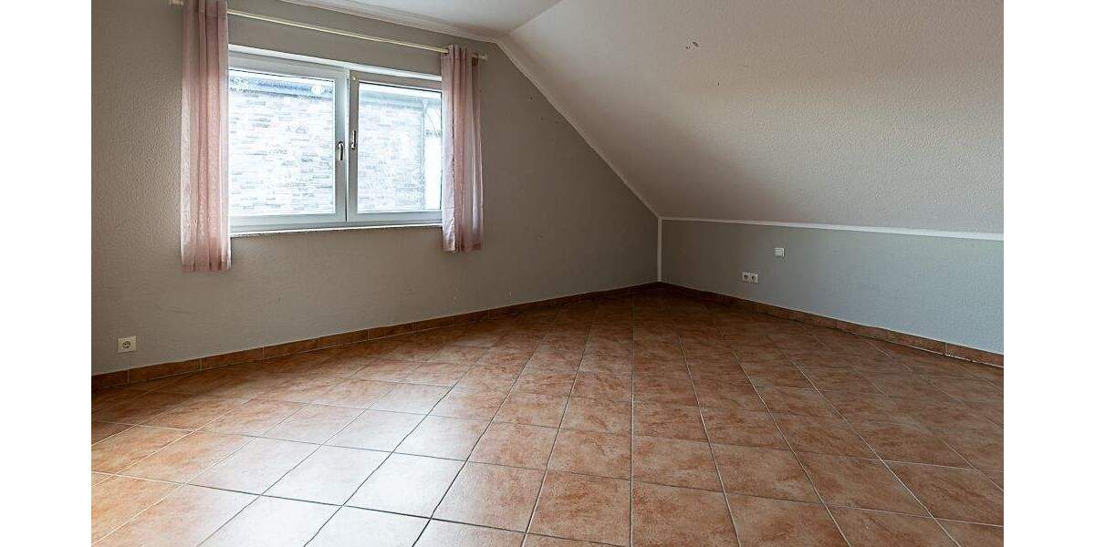 Einfamilienhaus Bad Neuenahr-Ahrweiler Lohrsdorf - 7 Zimmer, 185 m&sup2;, 595.000&euro; | Angebot:25739721