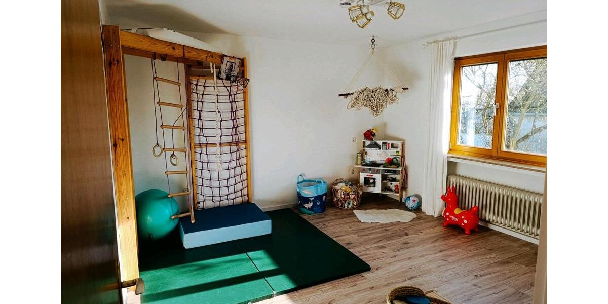 Einfamilienhaus Windhagen - 7 Zimmer, 180 m&sup2;, 1.600&euro; | Angebot:26523015