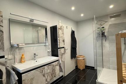 Haus Mayen - 6 Zimmer, 165 m&sup2;, 1.360&euro; | Angebot:24361846