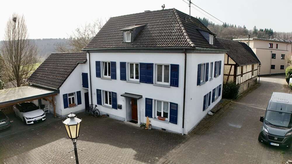 Einfamilienhaus Straßenhaus - 7 Zimmer, 194 m&sup2;, 259.900&euro; | Angebot:25766801