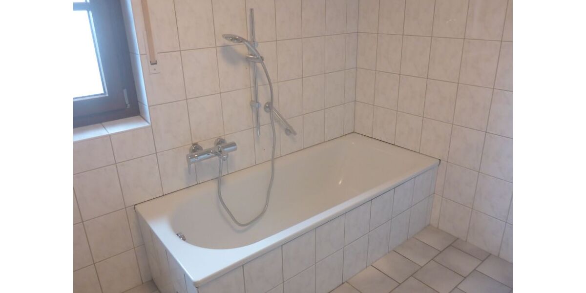 Attraktive, helle 2-Zimmer-EG-Wohnung mit Terrasse auf parkähnlichem Areal - frisch renoviert, modernisiert, ruhig & zentral in Raubach - 2- Raubach | Angebot:24576305
