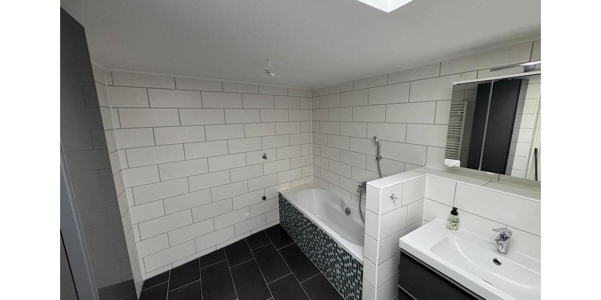 Etagenwohnung Bad Hönningen - 5.5 Zimmer, 150 m&sup2;, 1.300&euro; | Angebot:25844340