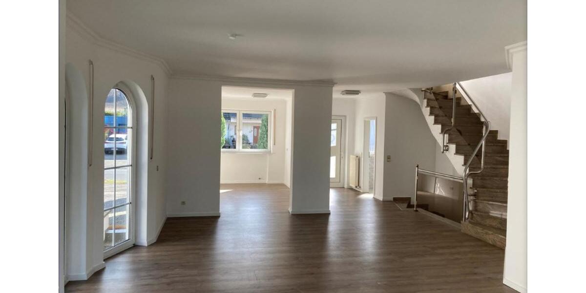 Einfamilienhaus Koblenz Bubenheim - 11 Zimmer, 392 m&sup2;, 1.179.000&euro; | Angebot:25756939