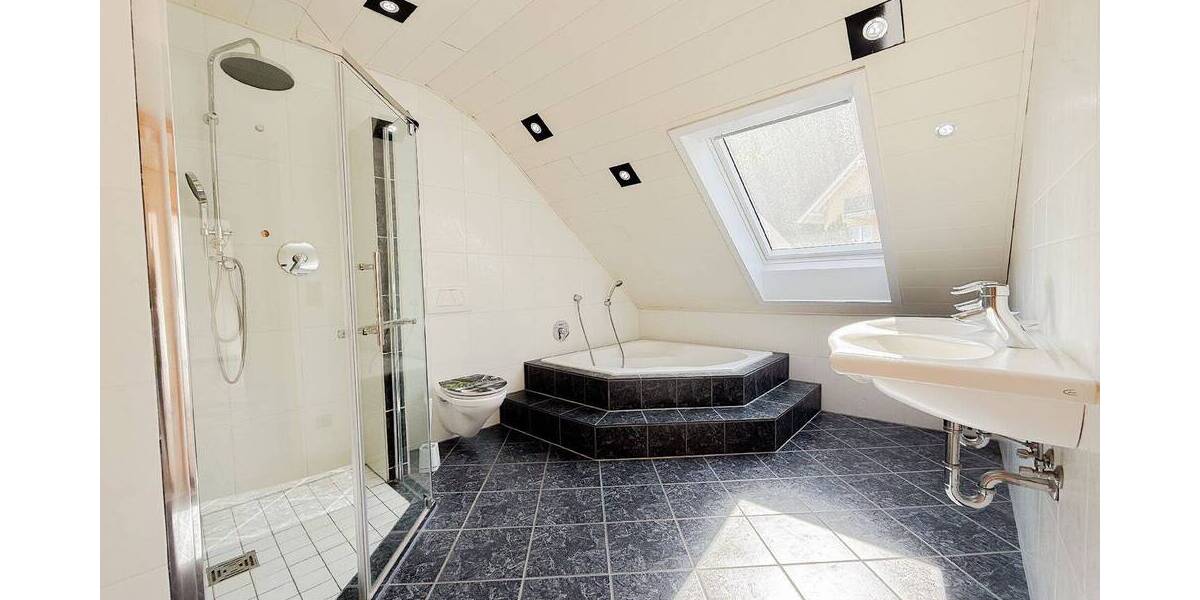 Einfamilienhaus Bad Neuenahr-Ahrweiler Lohrsdorf - 6 Zimmer, 231 m&sup2;, 618.000&euro; | Angebot:25742973