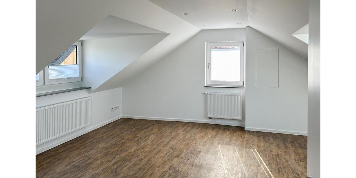 Etagenwohnung Steimel - 5 Zimmer, 158 m&sup2;, 1.100&euro; | Angebot:25269230