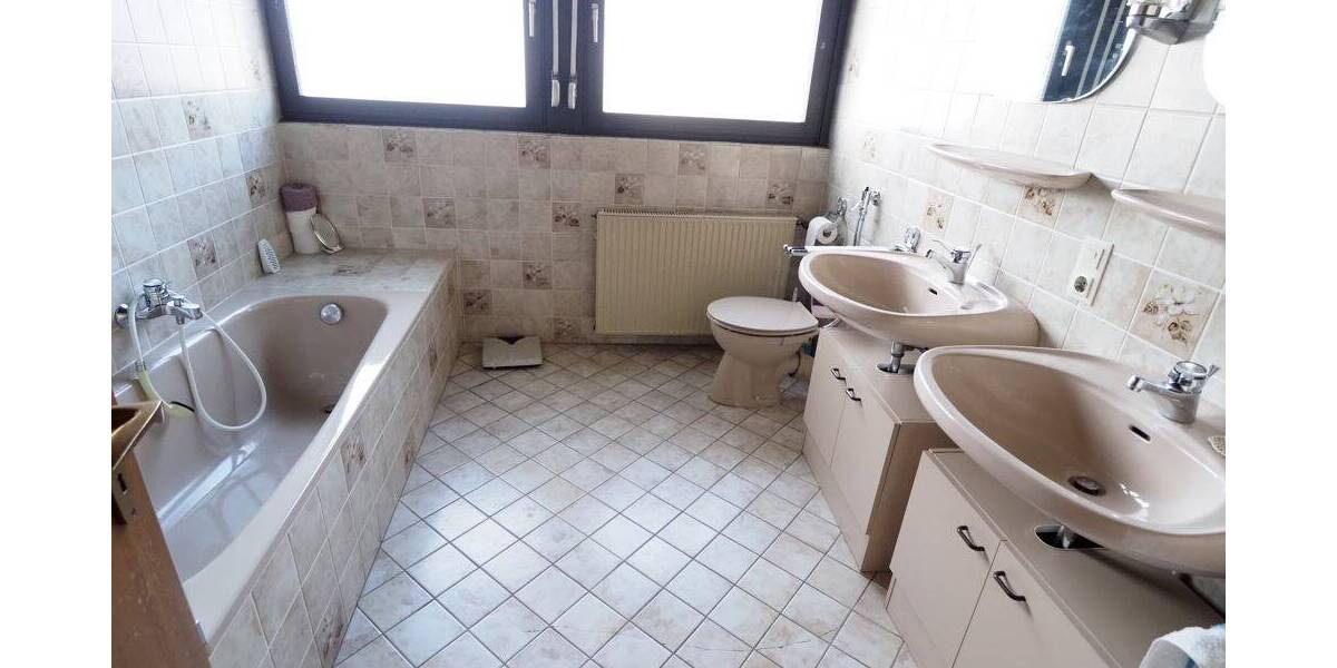 Einfamilienhaus Arzbach - 6 Zimmer, 150 m&sup2;, 320.000&euro; | Angebot:25665808