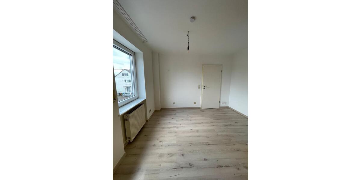Etagenwohnung Neuwied - 3.5 Zimmer, 101 m&sup2;, 900&euro; | Angebot:25546343