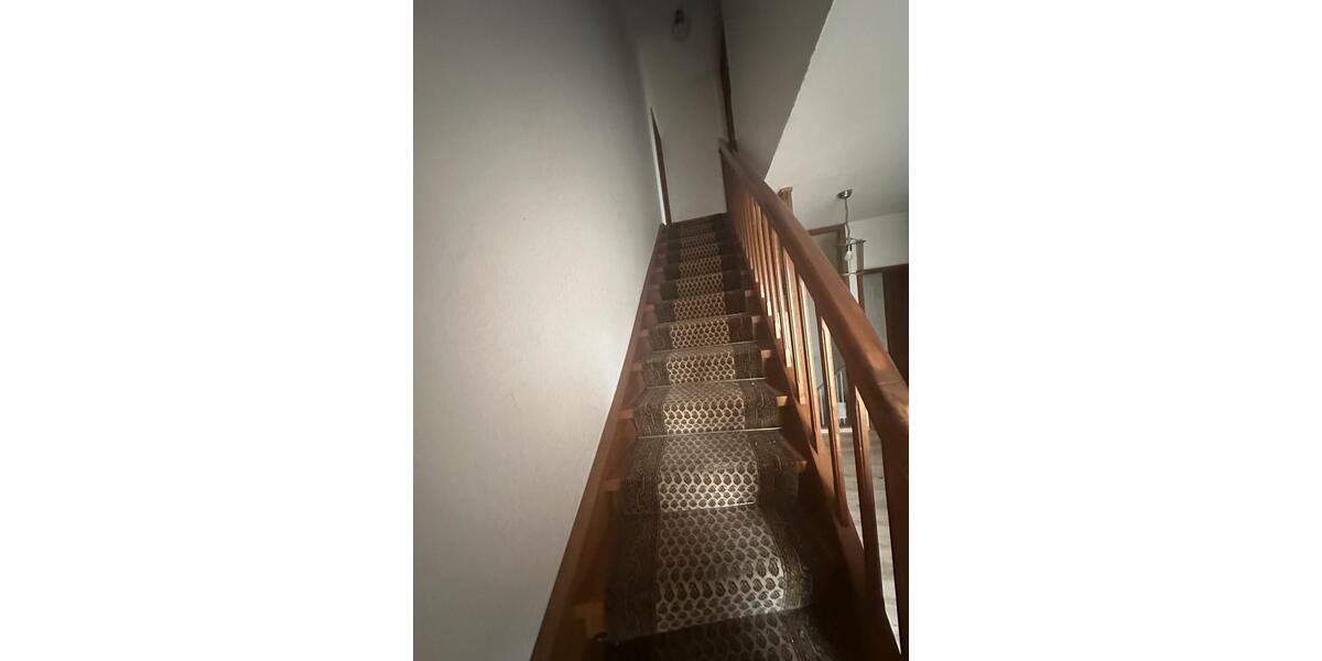 Dachgeschoßwohnung Ötzingen - 6 Zimmer, 120 m&sup2;, 1.100&euro; | Angebot:25539890