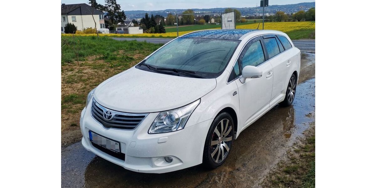 Toyota Avensis 240.000 km 5.999 &euro; Koblenz 56073