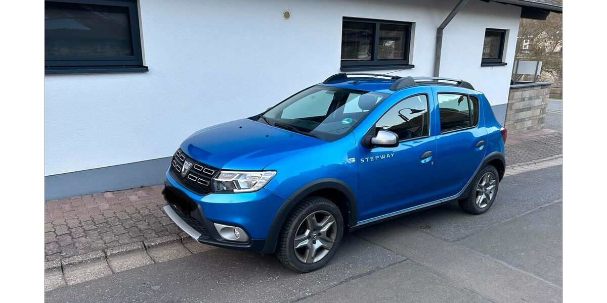 Dacia Sandero 80.101 km 9.300 &euro; Löf 56332