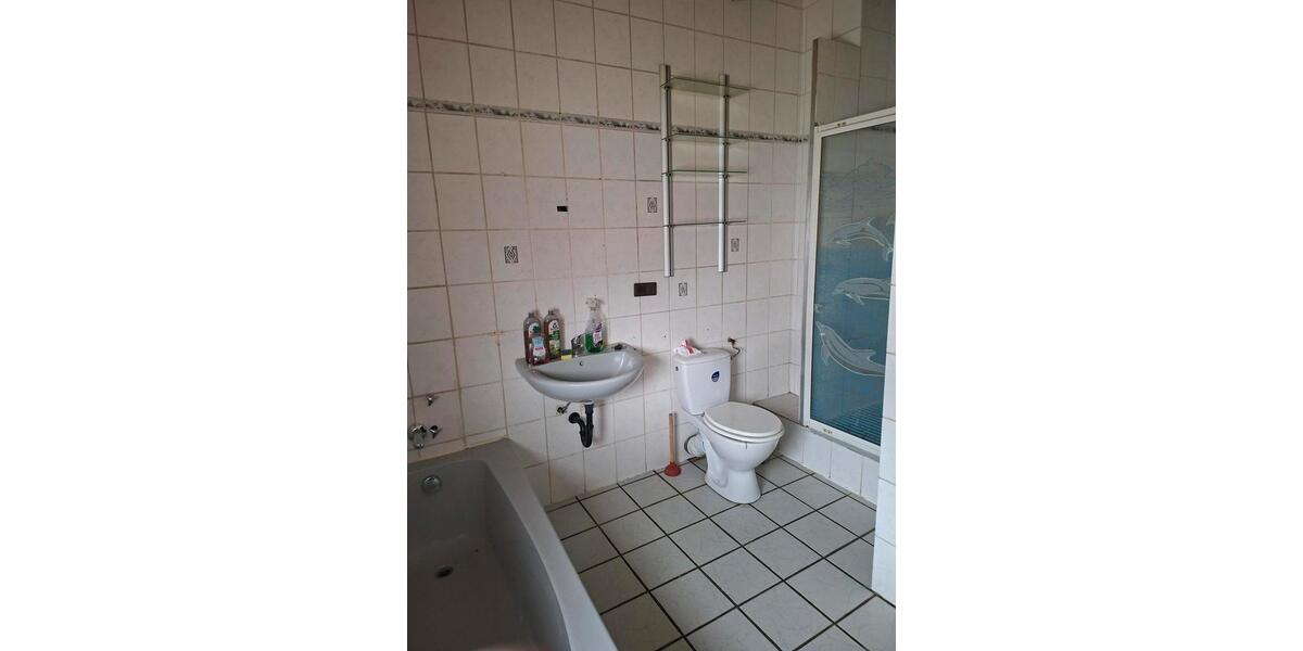Etagenwohnung Andernach - 7 Zimmer, 240 m&sup2;, 240.000&euro; | Angebot:26677012