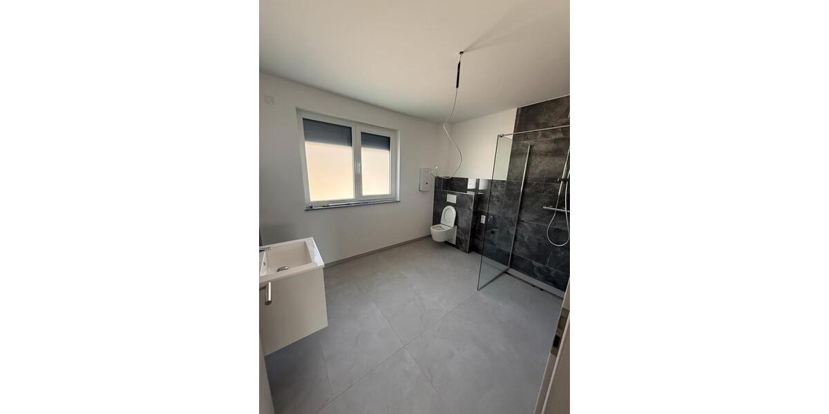 Etagenwohnung Neuwied Block - 3 Zimmer, 96 m&sup2;, 1.100&euro; | Angebot:26357961