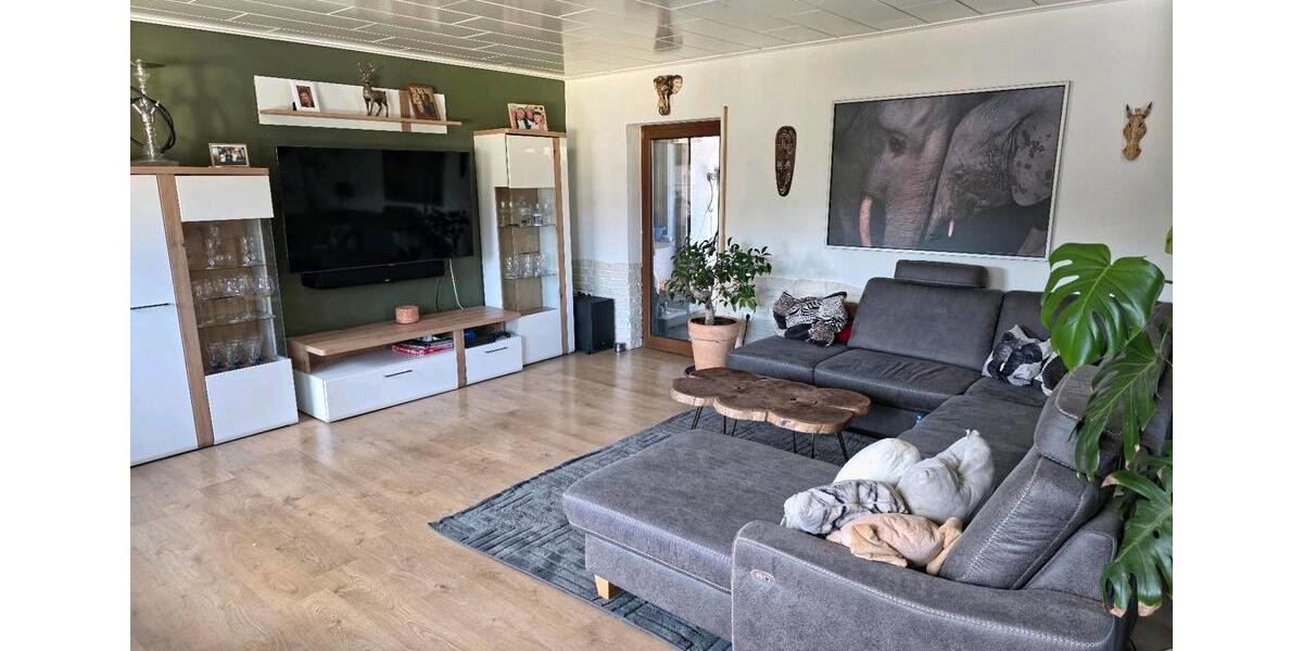 Etagenwohnung Puderbach - 5 Zimmer, 160 m&sup2;, 1.750&euro; | Angebot:26019680